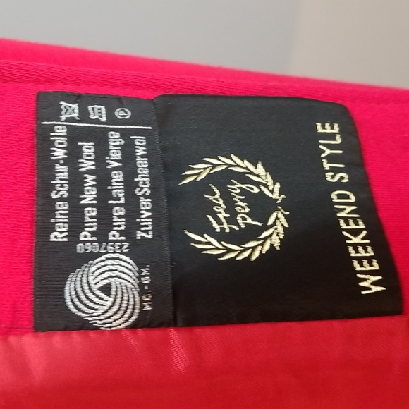 Fred Perry wool womens red blazer.  Oozing of quality.  Size 10 US fully lined - Picture 9 of 13